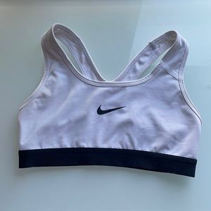 Nike sports bra in great condition